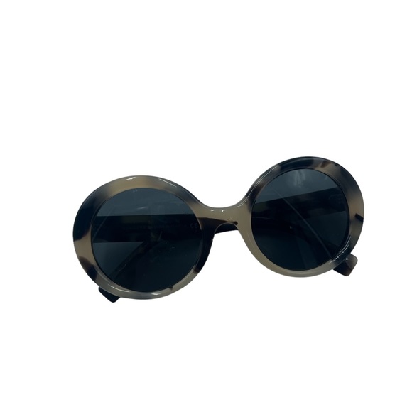 Burberry sunglasses - Picture 2 of 8